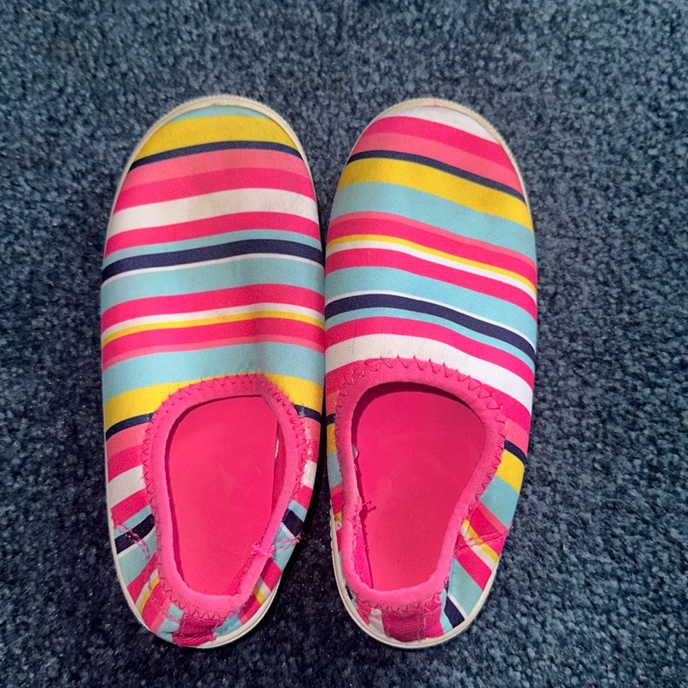 Girls Wonder Nation size 10 water shoes - Picture 1 of 2